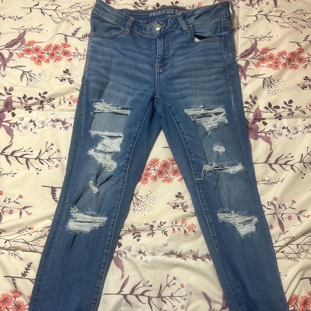 American Eagle distress jeans